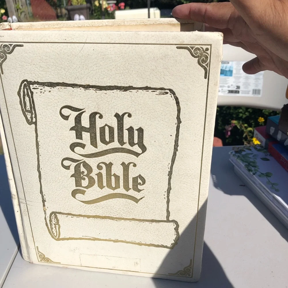 Classic White Holy Bible - White sling James Version CSS Edition 2976